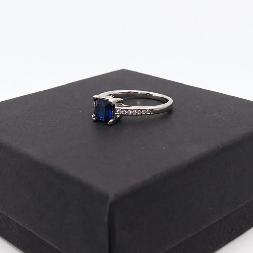 Brilliant Sapphire Blue Princess Cut 1.00ctw Bridal Ring .925 Sterling Silver